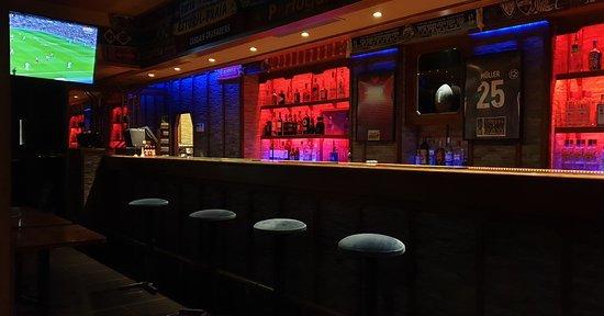 Photus Lounge - Sports Bar and Bistro